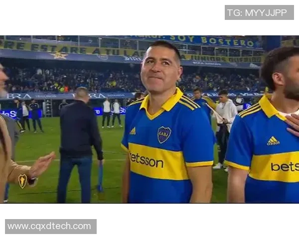 足球明星扎辫子凶引发热议球场风格与个人魅力的完美结合